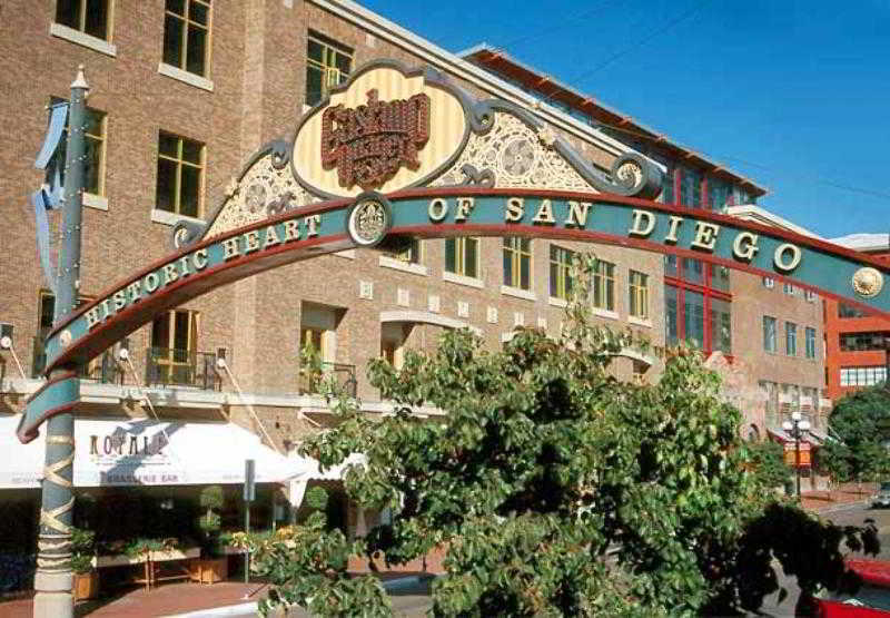 Courtyard San Diego Airport/Liberty Station Esterno foto